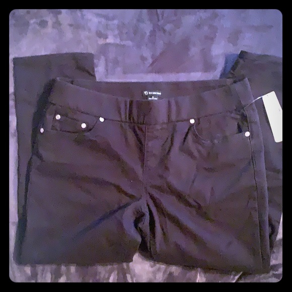 New Directions Cropped Skinny Pant - Picture 1 of 3
